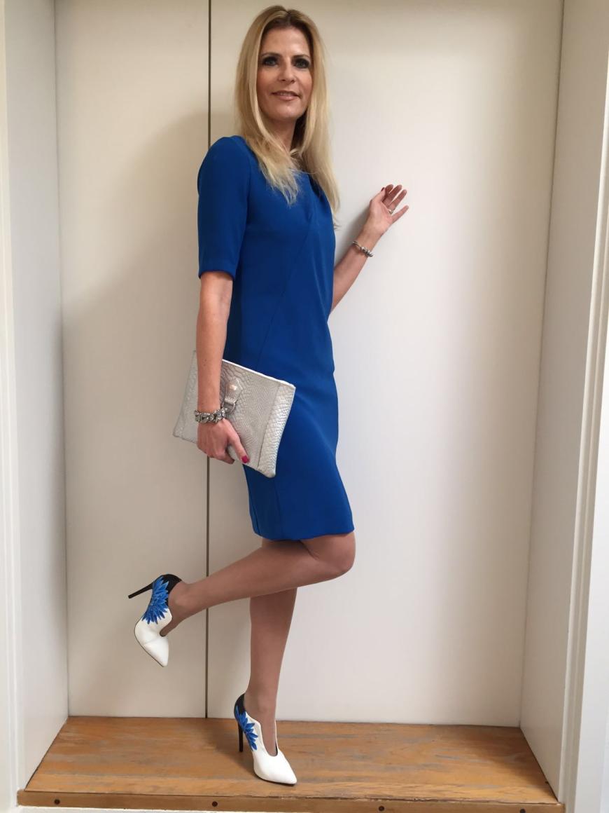 Schuhnique hat mir für die Fashion Week extra Schuhe designt und handbemalt. Mit dem passenden Dress von Riani geht's zum Gala Fashion Brunch.
