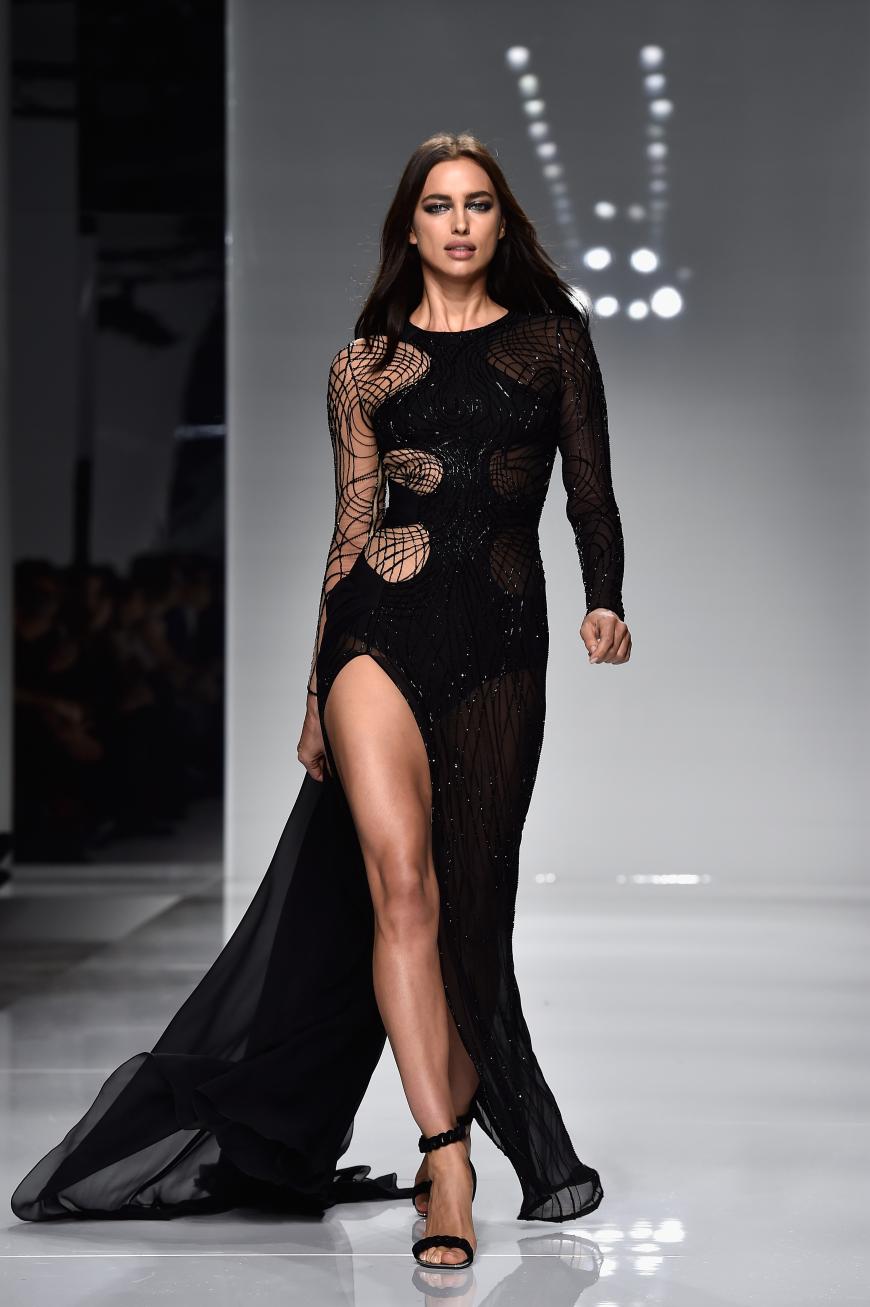 Irina Shayk zeigte ihre durchtrainierten Beine