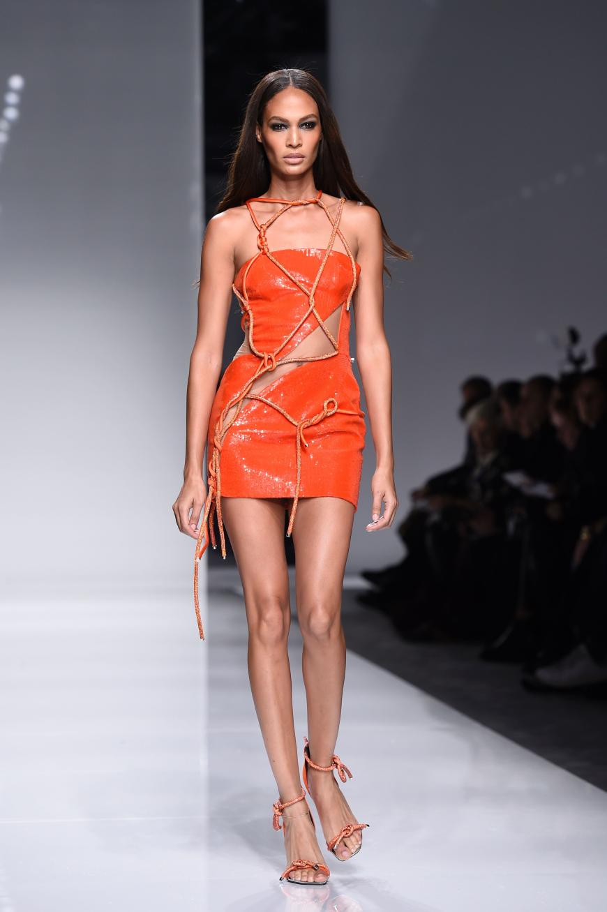 Natürlich liefen aber auch gertenschlanke Models über den Runway.