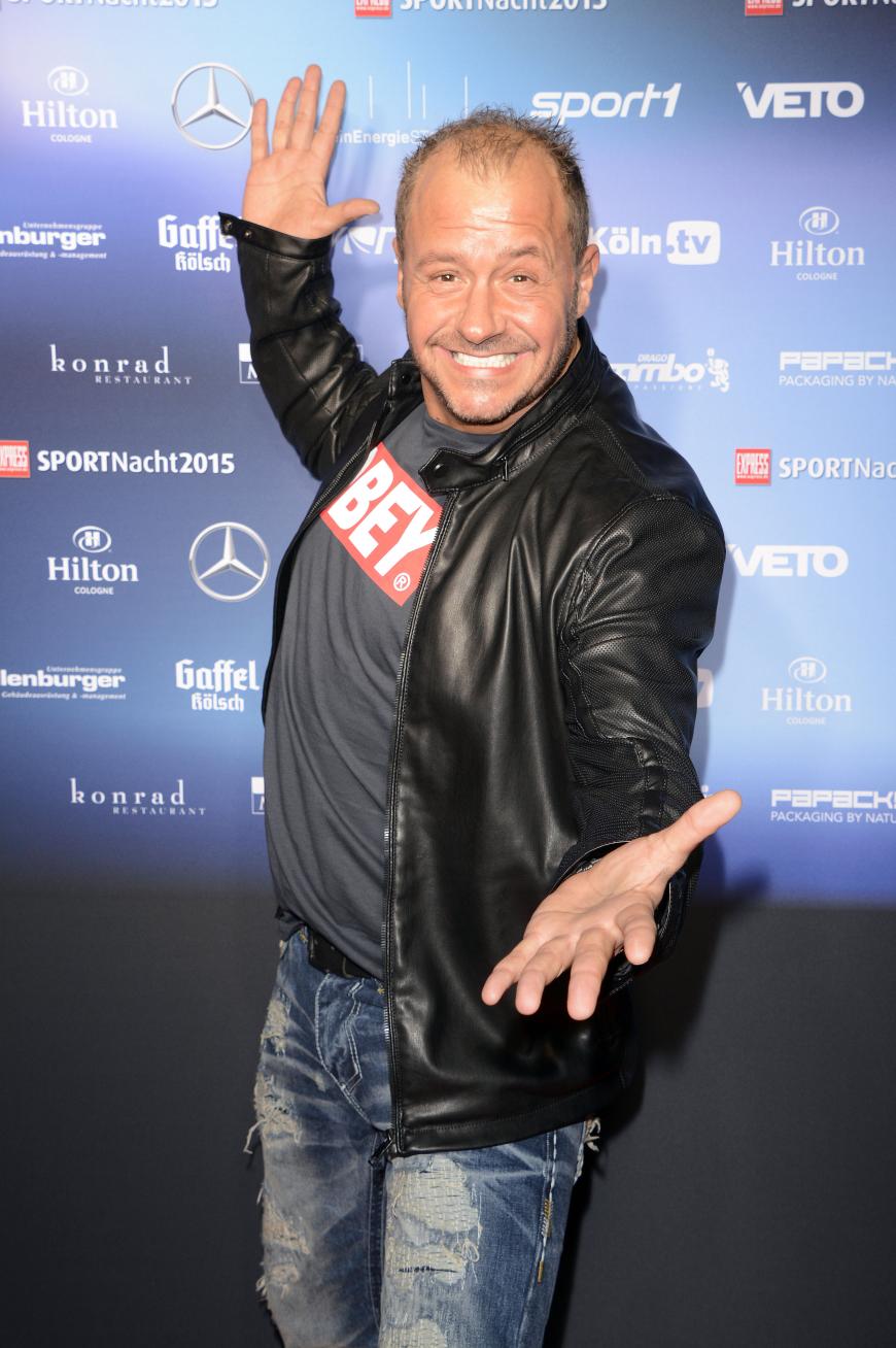 Schlagersänger Willi Herren ruft sogar seine Fans zum Voten auf.