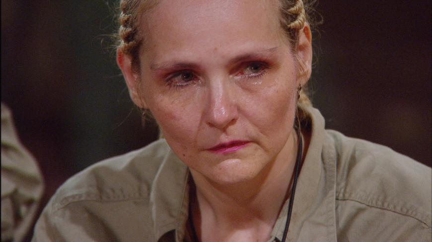 Helena Fürst konnte die Tränen nicht mehr zurück halten, als sie ein selbstgemaltes Bild ihrer Tochter in den Händen hielt.