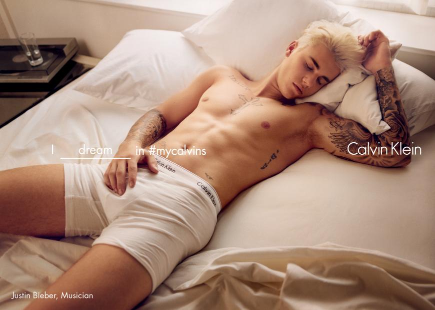 So sehen ihn Fans wahrscheinlich am liebsten: Justin Bieber halbnackt und im Bett.