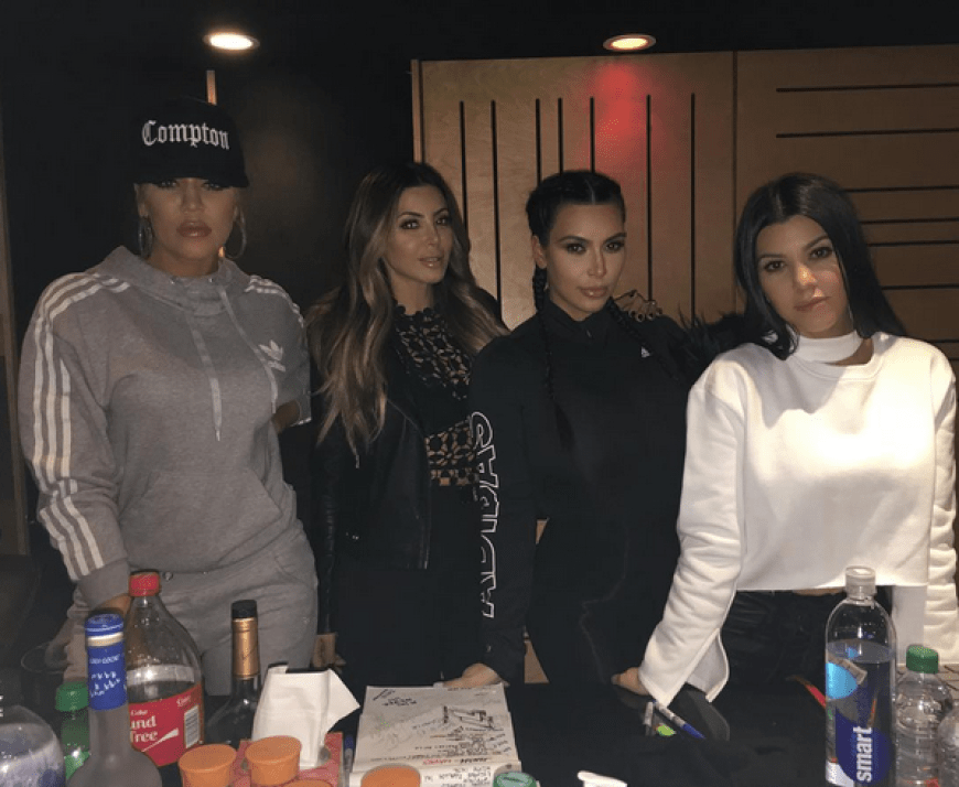 Khloé Kardashian richtet auf Twitter Worte an Robert Kardashian.