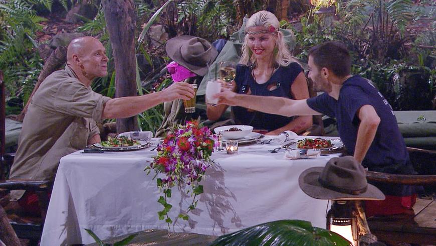 Und schließlich dürfen sich Sophia, Menderes und Thorsten bei ihrem letzten Abendmahl so richtig durchschlemmen!