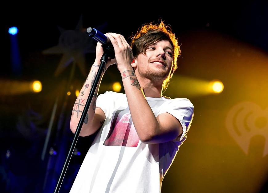 Louis Tomlinson geht in seiner Vaterrolle vollends auf.