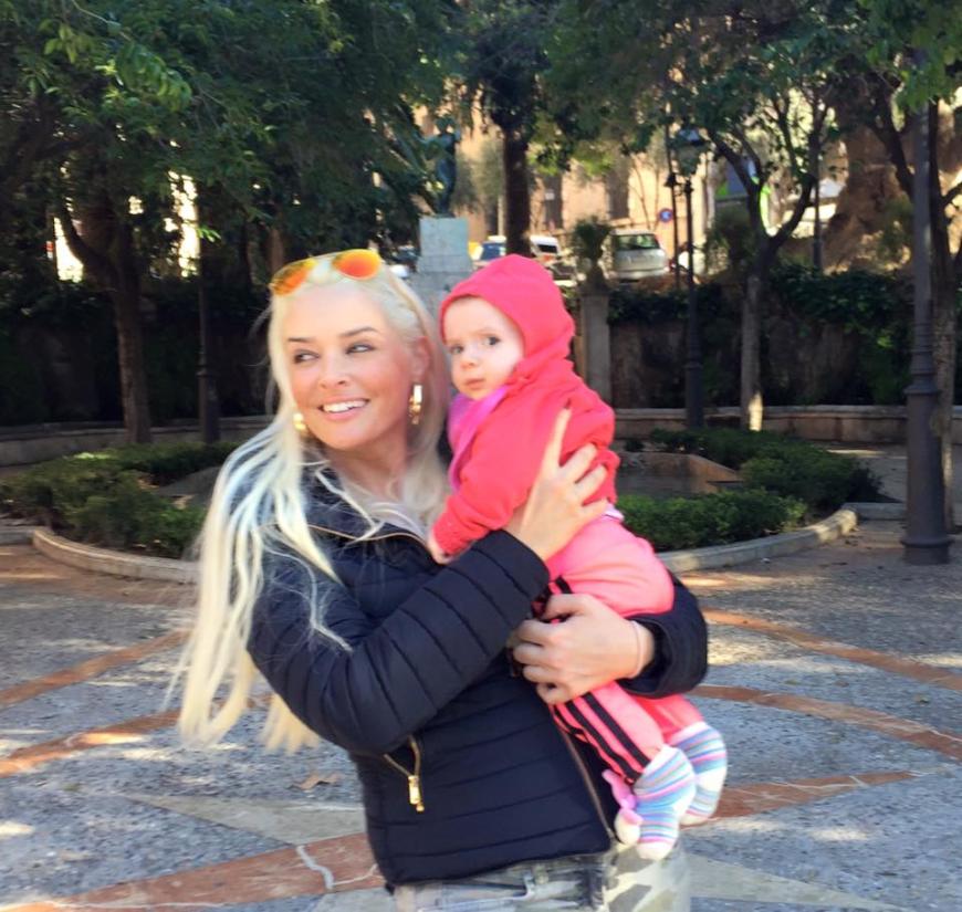 Da sind die Extensions wieder! Daniela Katzenberger mit neuem, alten Look.
