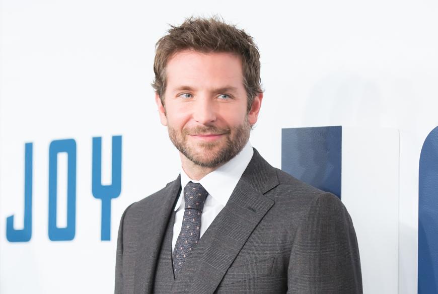 Bradley Cooper scheint immer noch glücklich mit ...