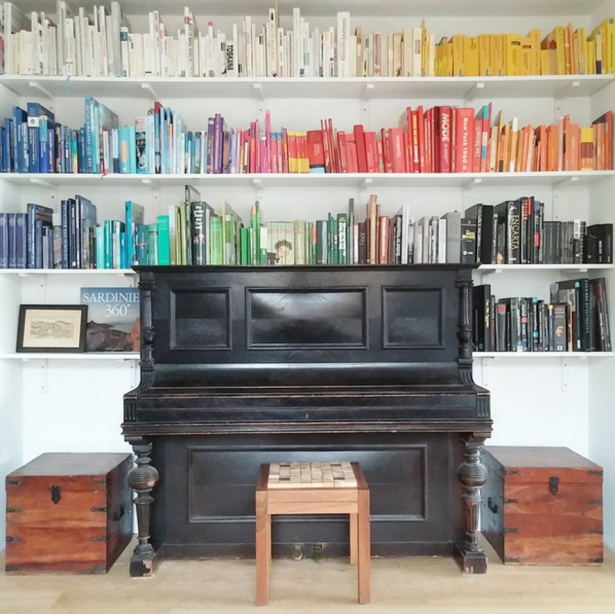 Harmonie im Bücherregal