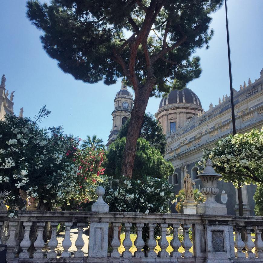 Piazza del Duomo - wundervoller Platz mit Blick auf die beeindruckende Kathedrale Sant’Agata.