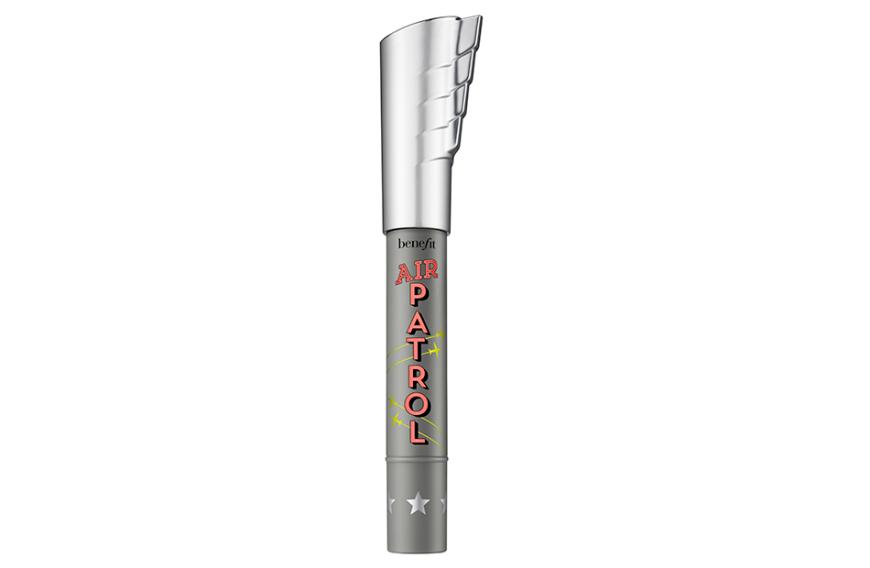 Gegen Luftverschmutzung: „Air Patrol BB Cream“-Augenlid-Primer von Benefit, ca. 32 Euro