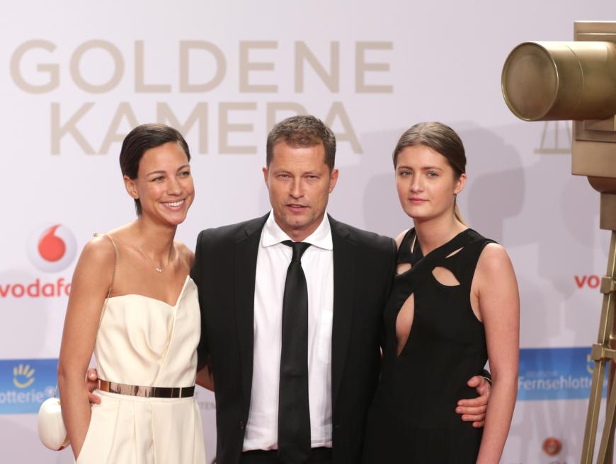 Doch auch auf dem roten Teppich war einiges los. Hier Til Schweiger mit seiner Freundin Marlene und Tochter Lilli (r.).