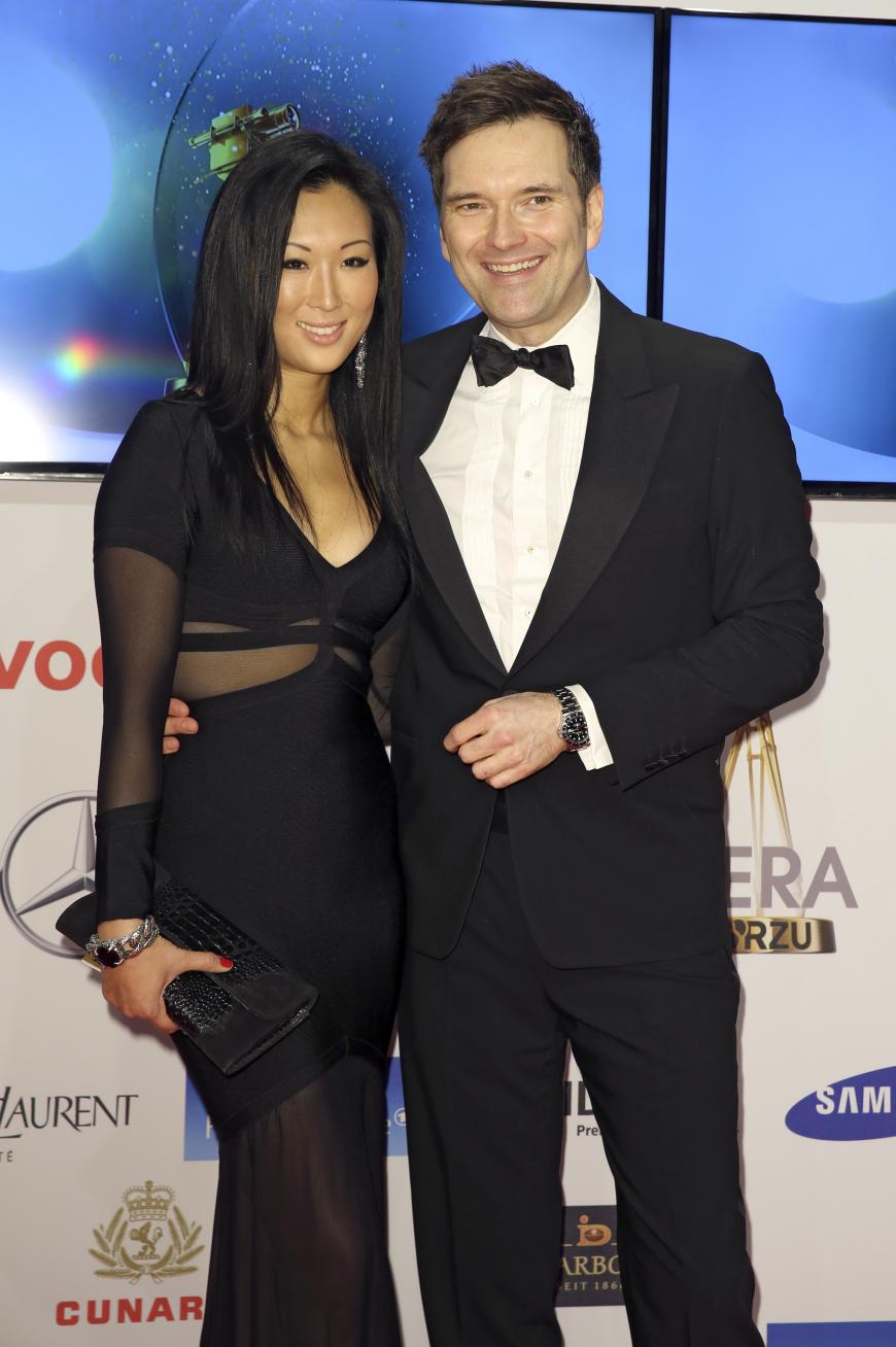 Bis Mai 2015 war der TV-Moderator mit der Pianistin Esther Kim liiert.