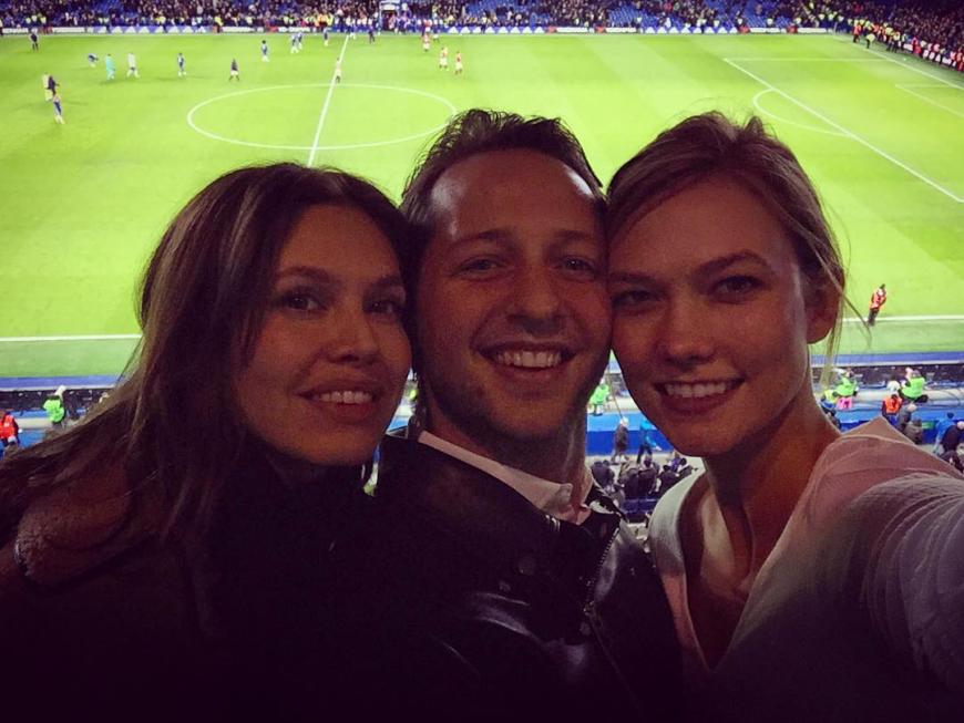 Anderer Sport, in Gedanken aber trotzdem beim Super Bowl: Karlie Kloss in London.