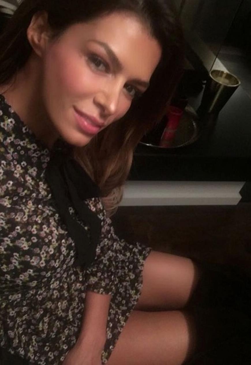 Sabia Boulahrouz verbringt den Abend beim Dinner mit Freunden.