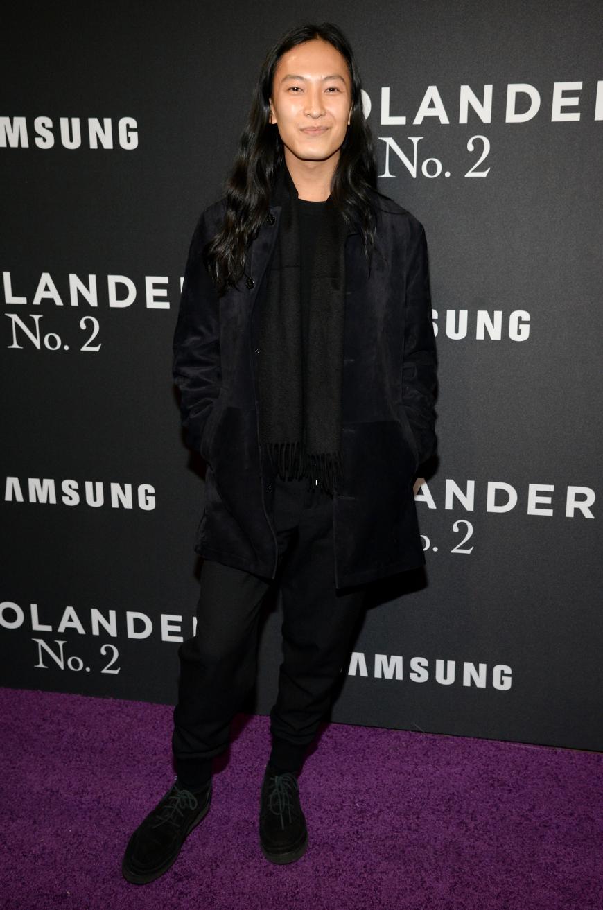 Klar, dass sich auch Design-Kollege Alexander Wang dieses Spektakel nicht entgehen ließ.
