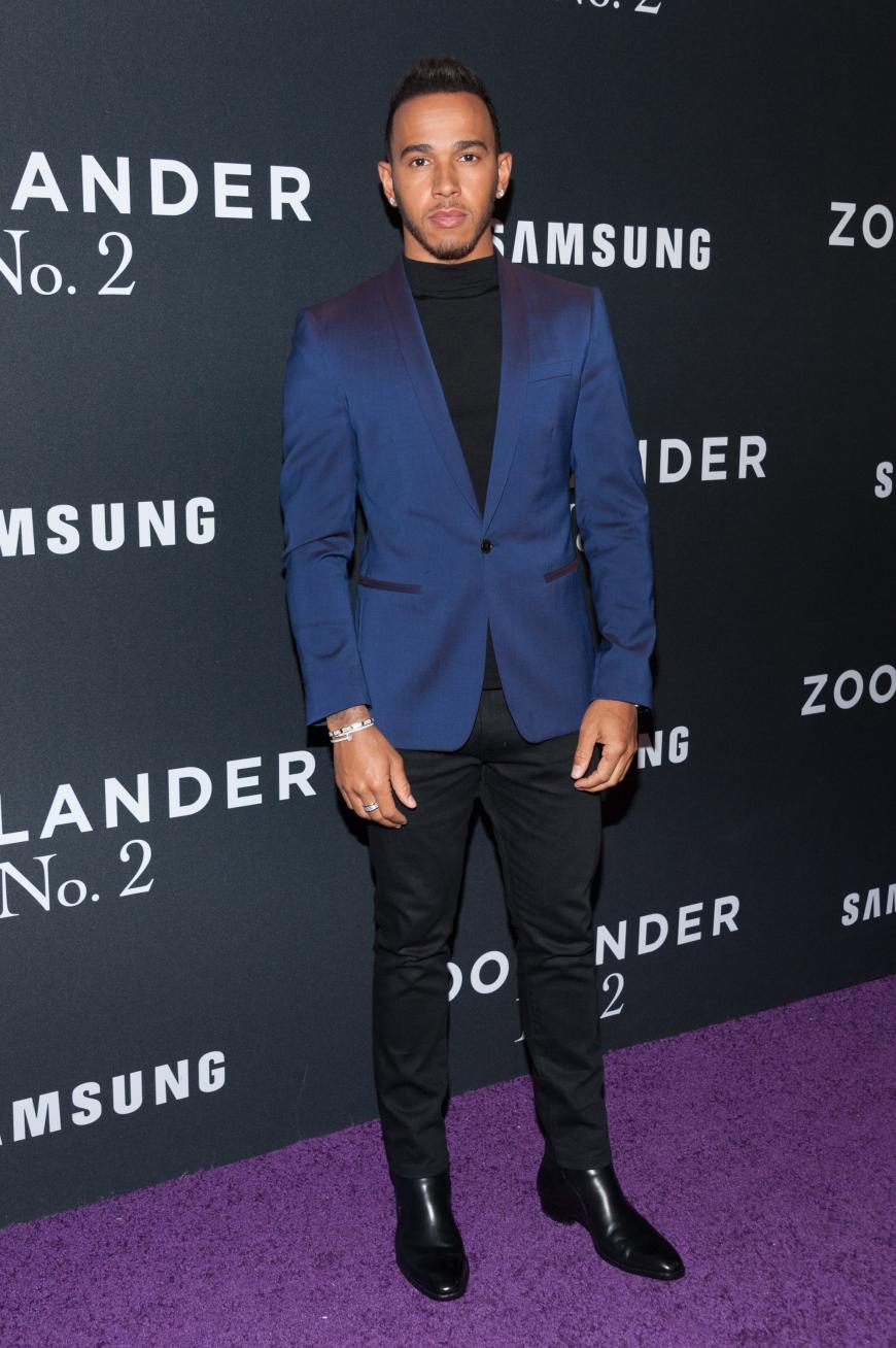 Auch Formel 1-Star Lewis Hamilton posierte bei der Premiere profimäßig für die Kameras.