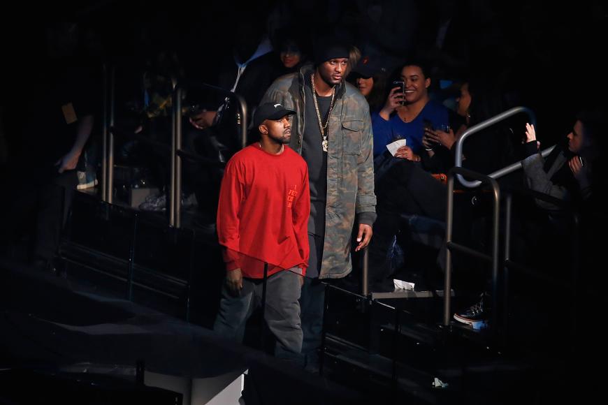 Begeisterung: Lamar Odom wird von Kanye West vor dessen Fashion Show