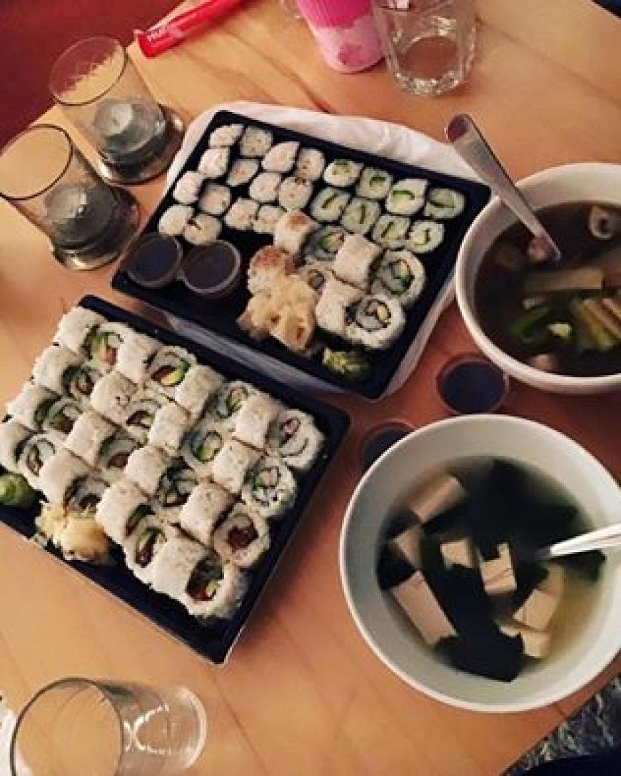 GNTM-Zweite Anuthida gönnt sich Sushi zum Valentins-Dinner für Zwei ...