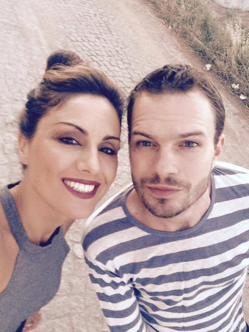 Nazan Eckes schreibt: „#HappyValentine mit einem Foto aus warmen, sommerlichen Tagen, nach denen wir uns gerade sehr sehnen... #Love #familyfirst