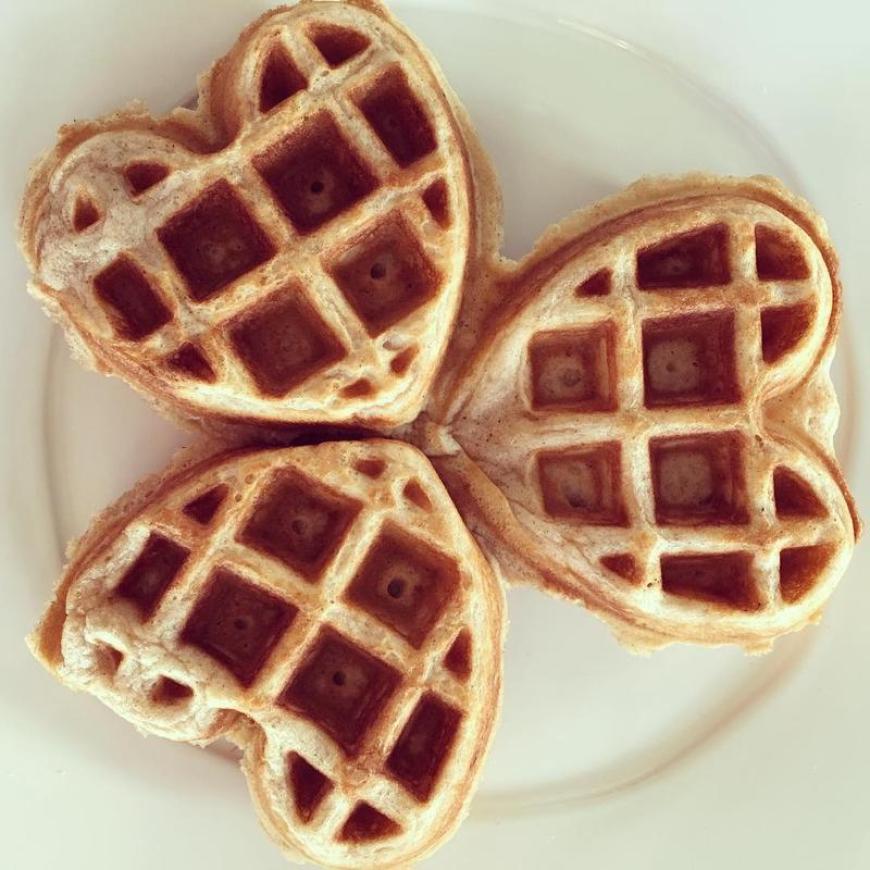 Diese süßen Valentins-Waffeln gab's bei Kourtney Kardashian. Liebe geht eben durch den Magen!