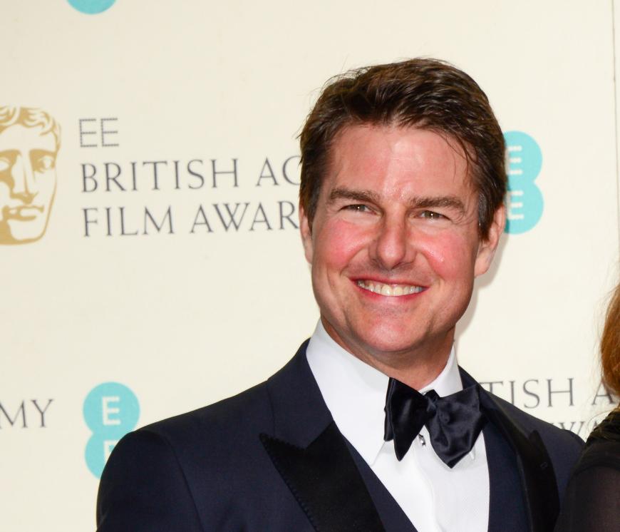 In den Jungbrunnen gefallen? Tom Cruise präsentiert sich auffallend frisch und rosig bei den BAFTAs. Da hat wohl jemand noch mal schnell ein Fruchtsäurepeeling gemacht...