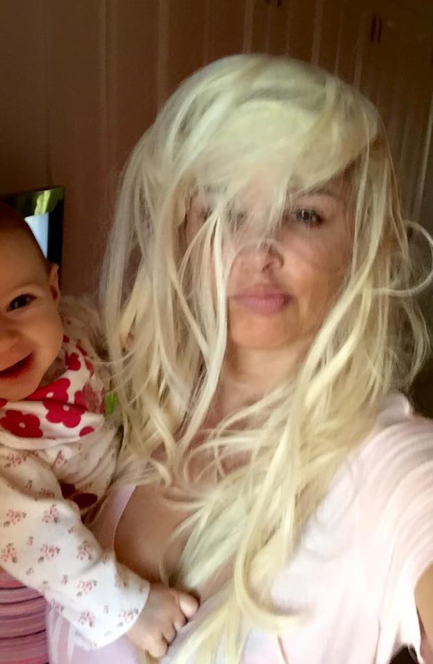 Was für ein Katzenjammer! Baby Sophia bekommt Zähne - und Daniela Katzenberger deswegen zu wenig Schlaf. Ihre Fans dürften sich über diesen lustigen Schnappschuss trotzdem freuen.