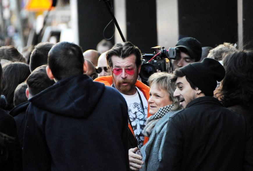 Wie schwer der gestrige Abend Jesse Hughes fiel, war dem Rocker anzusehen.