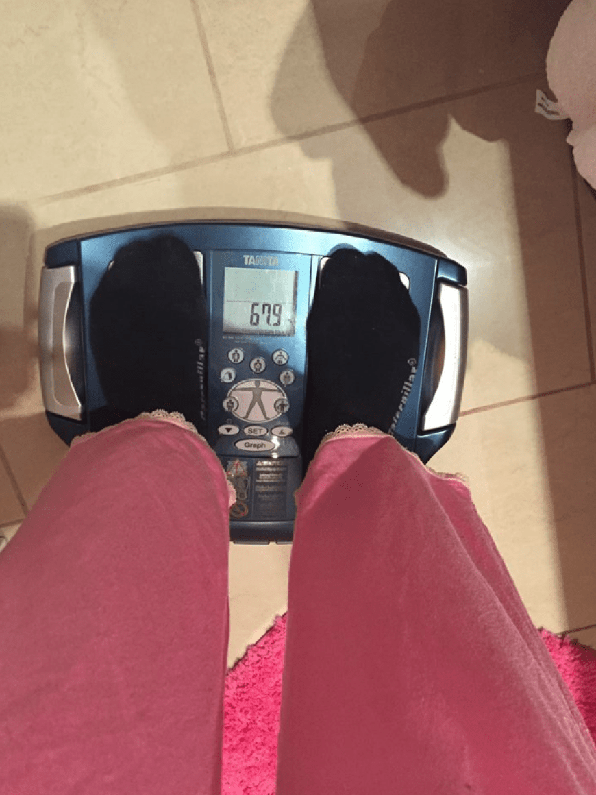 67,9 Kilo bringt die Kult-Blondine derzeit auf die Waage. Zu viel, wenn es nach der Katze geht.