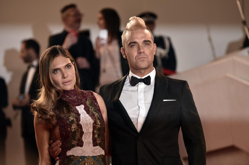 Robbie Williams und seine Frau Ayda Field müssen sich vor dem Gericht stellen.