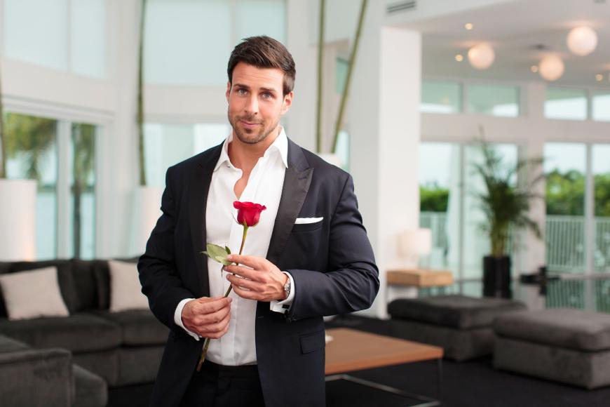Erfolgreich im Job - und den Frauen! Doch Leonard Freier ist auch nicht perfekt, wie er selbst zugibt.