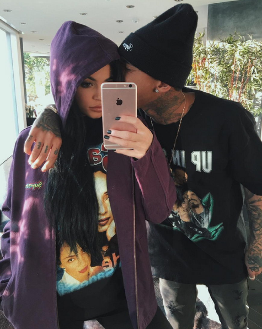 ... oder verliebte Pärchen-Selfies mit Freund Tyga mit ihren Fans.