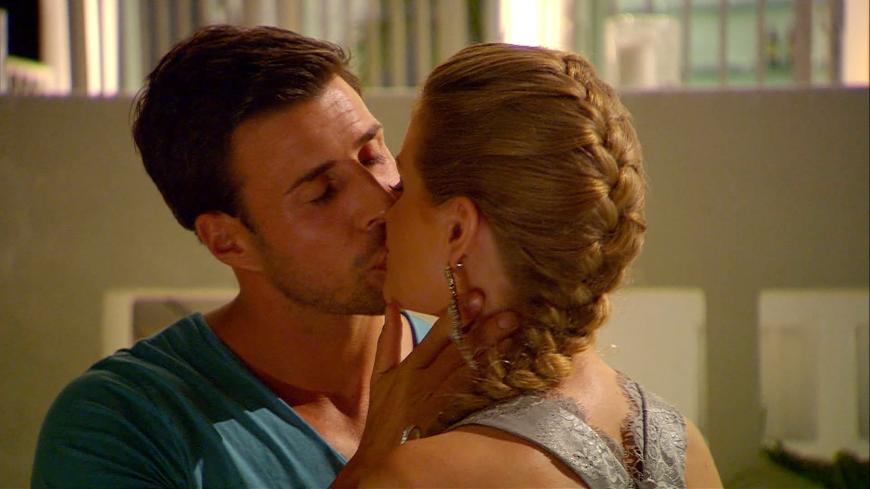 Der Aufreger: Bachelor Leonard Freier knutschte mit Anni - die flog nur kurze Zeit später raus.