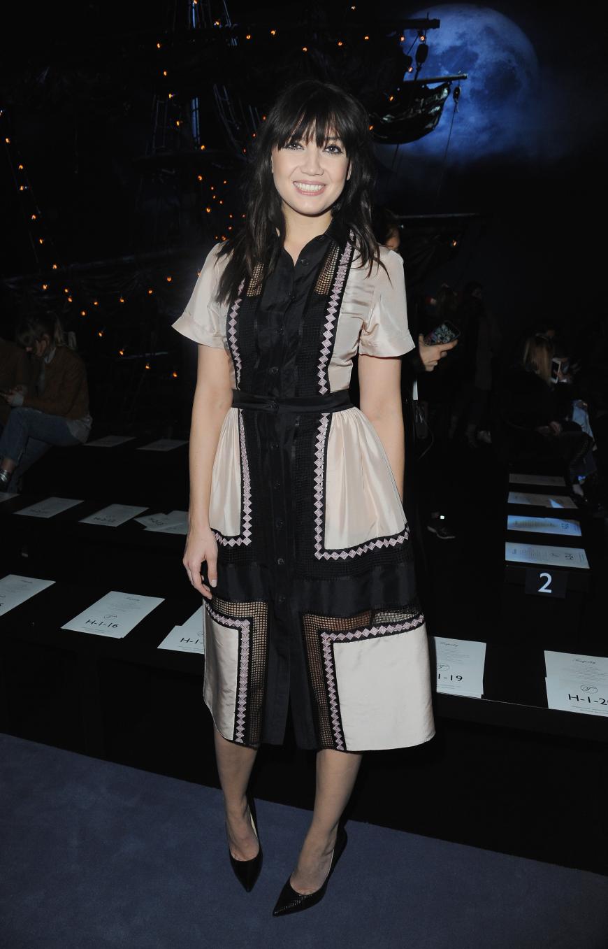 Selbe Modewoche, andere Show: Daisy Lowe bei und in Temperley London.