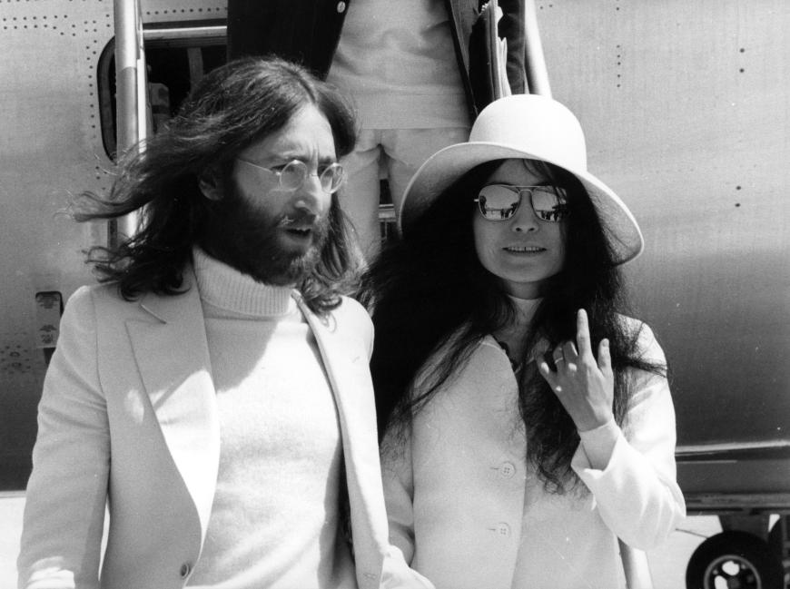 Mit John Lennon hat Yoko Ono einen gemeinsamen Sohn.