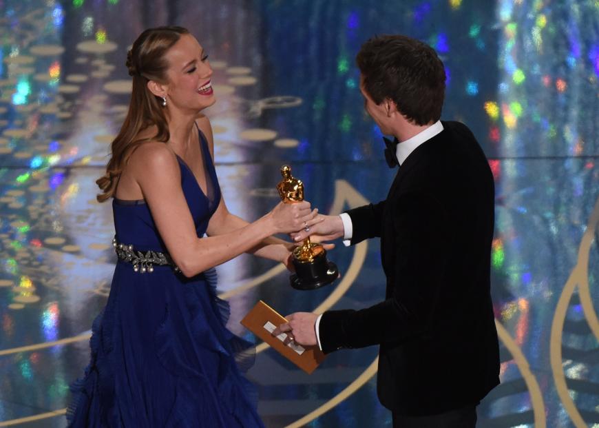 Eddie Redmayne überreichte Brie Larson ihren Oscar in der Kategorie