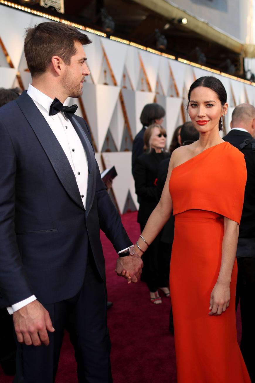 Olivia Munn und Aaron Rogers zeigten ihre Gefühle auf dem roten Teppich.