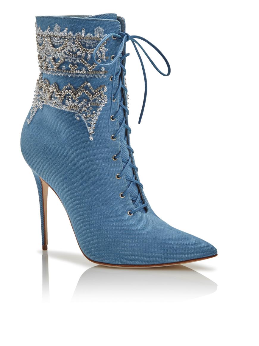 Die Stiefelette ist von Rihannas Handtattoos inspiriert.