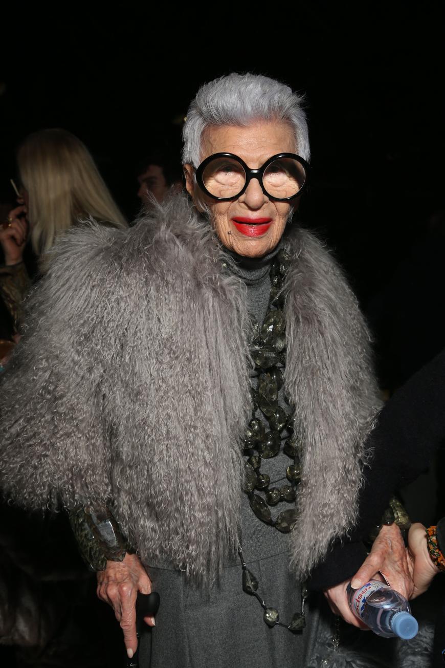 Das wohl coolste Gesicht der Mode: Iris Apfel durfte in Paris nicht fehlen!