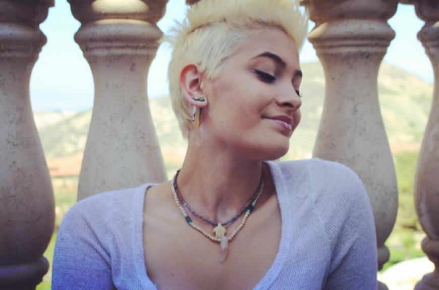 Paris Jackson zeigt ihren neuen Look auf Instagram.