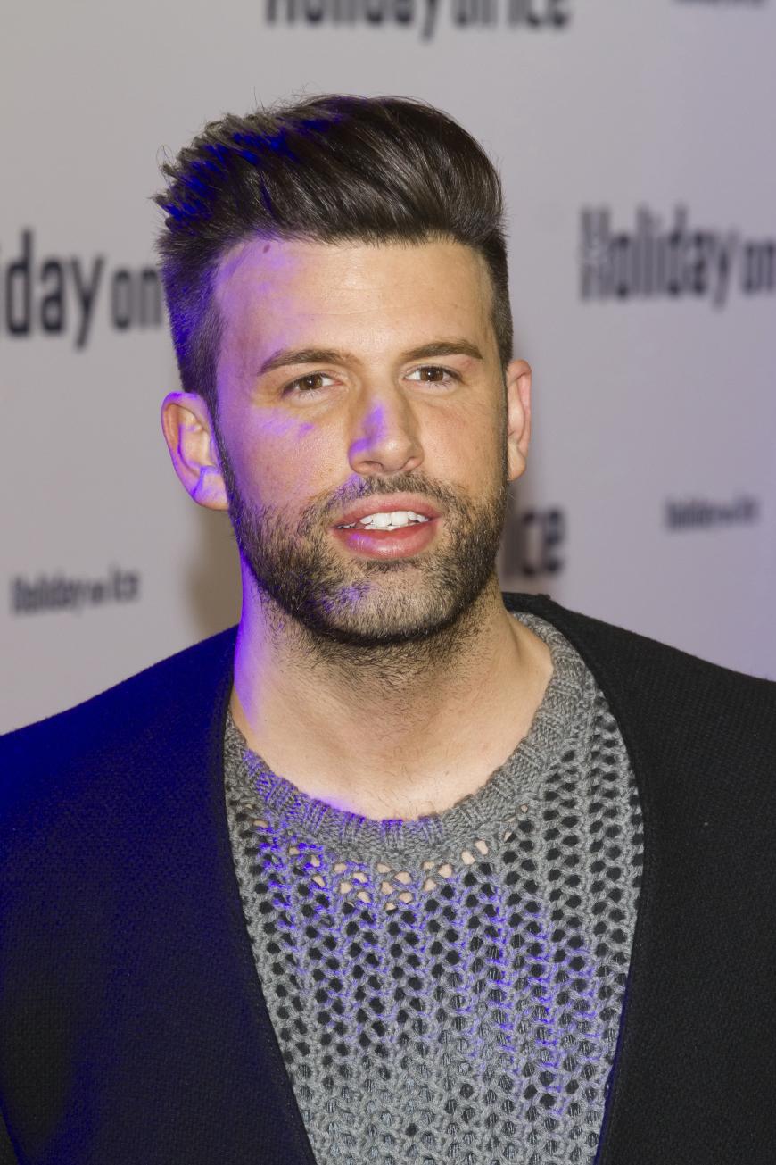 Angekratztes Ego? Jay Khan disst im Netz ehemalige Bachelor-Kandidatinnen.