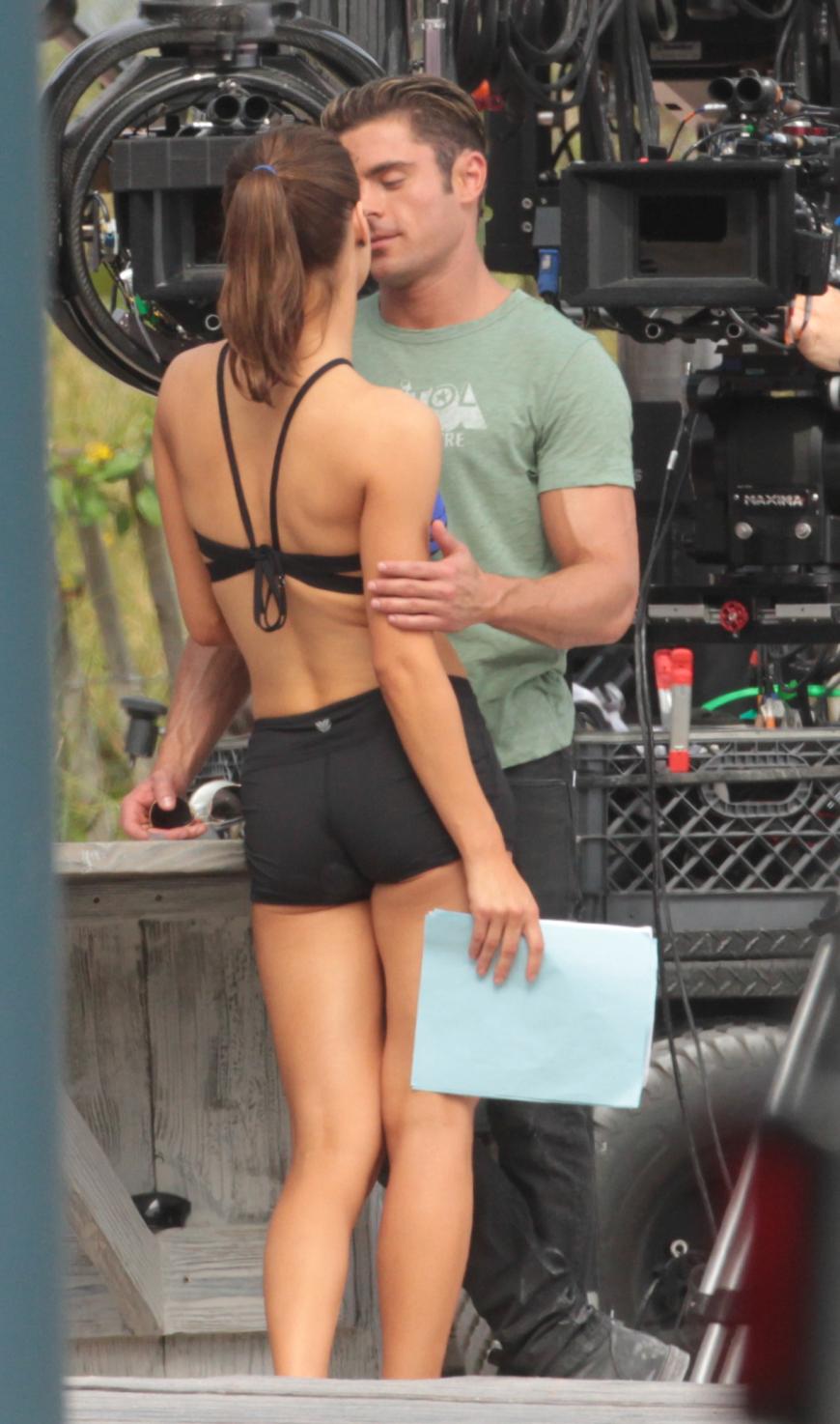 Zwischen Zac Efron und Alexandra Daddario knistert es gewaltig - natürlich nur für „Baywatch