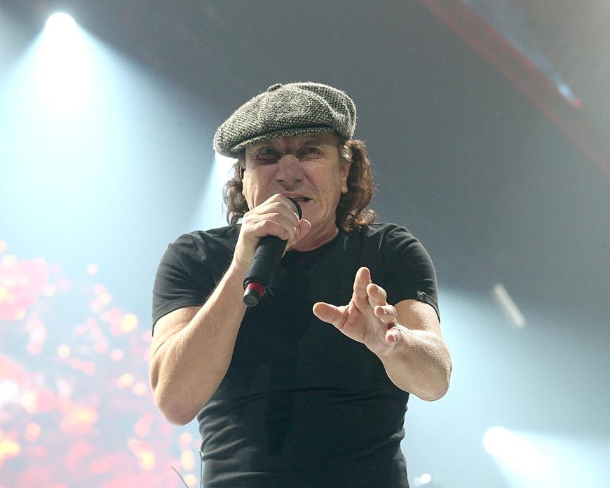 ... Lead-Sänger Brian Johnson sich aus gesundheitlichen Gründen zurückziehen muss.