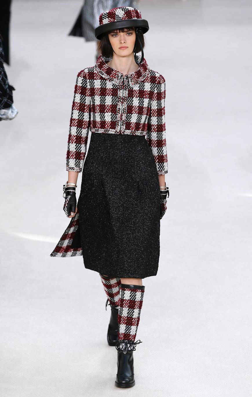 Karo meets Tweed, dazu Gummistiefel (!) im gleichen Muster