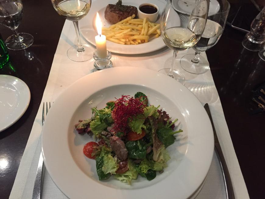 Meine ersten Stunden in Krakau fingen schon super an! Bin erst gegen 22 Uhr gelandet und hatte ein Loch im Bauch! Gott sei Dank war die Küche des Restaurant Illuminati noch offen! http://restoilluminati.pl