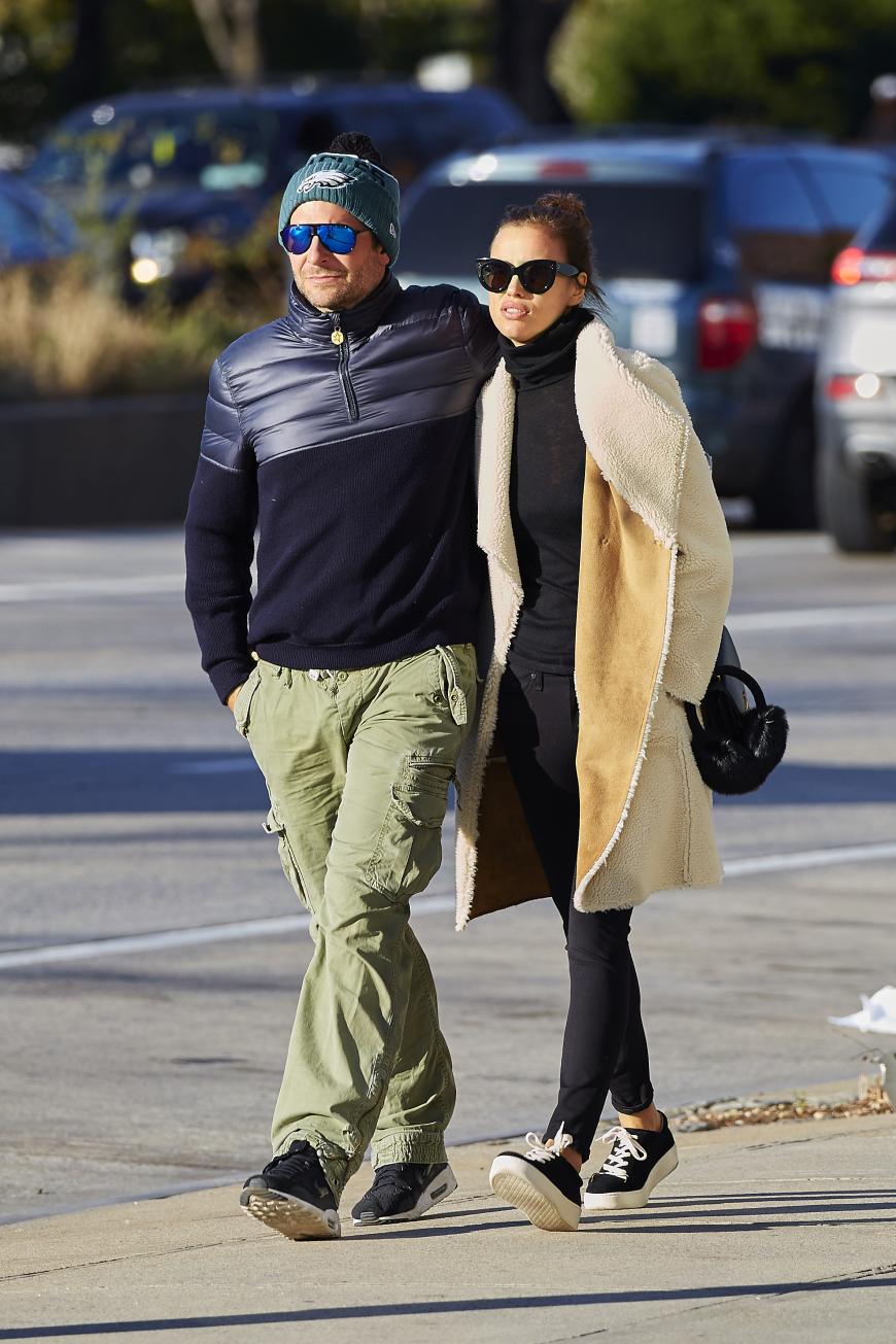 Entgegen aller bösen Gerüchte sind Bradley und Irina seit knapp einem Jahr glücklich zusammen.