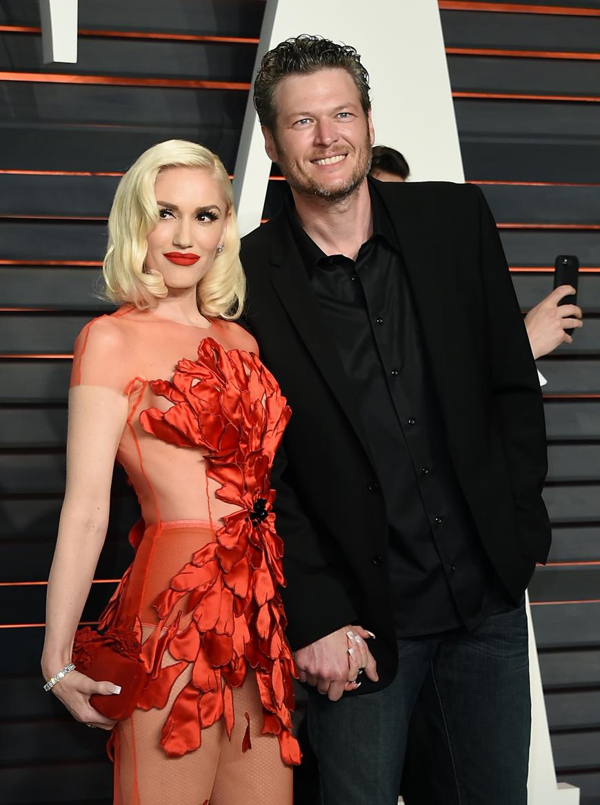 Doch anstatt sich viele Gedanken zu machen, genießt Gwen lieber ihr neues Glück mit Sänger Blake Shelton.