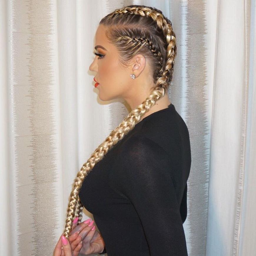 Khloé Kardashian arbeitet Kunsthaar in ihre Boxer Braids
