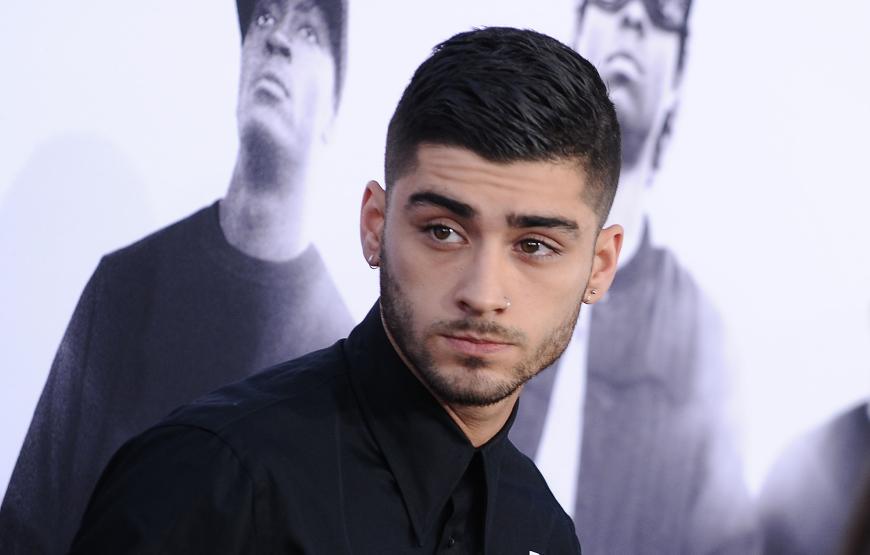 So natürlich mit schwarzen Haaren war Zayn Malik nun schon länger nicht mehr unterwegs.