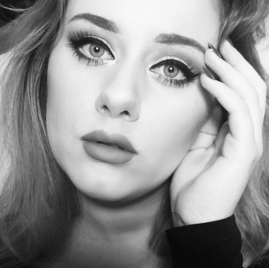 Nein das ist nicht Sängerin Adele, sondern ihre Doppelgängerin - die Schwedin Ellinor Hellborg.