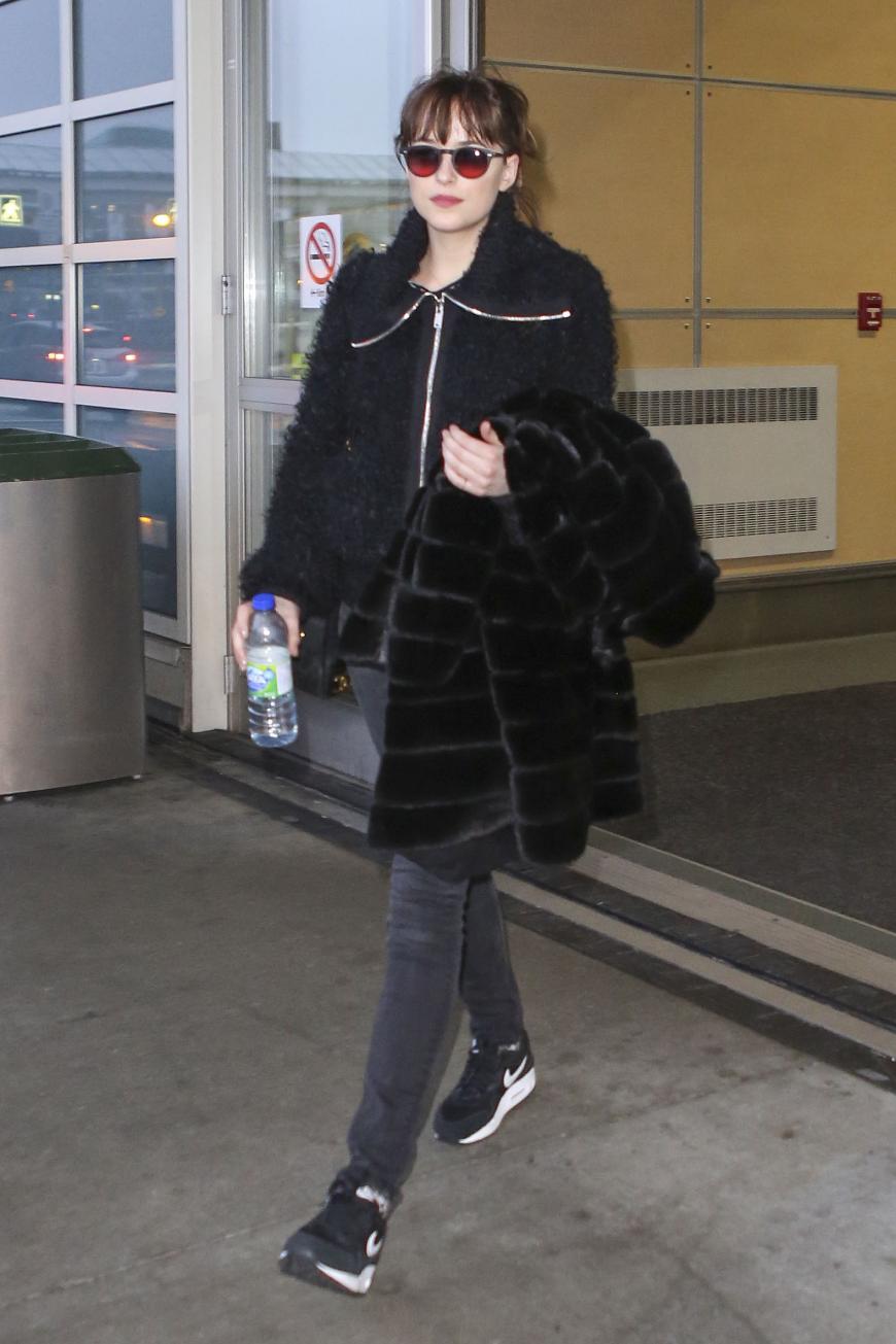 Dakota Johnson dreht seit Mitte Februar die Fortsetzung in Vancouver, Kanada.
